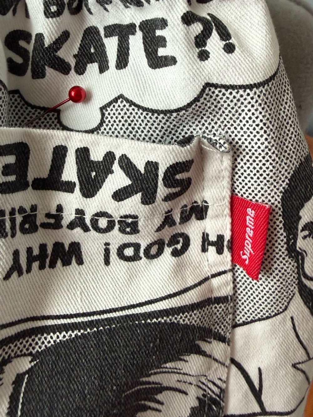 Supreme Black & White Graphic Elastic Waist Shorts with Red Logo - Picture 6 of 7